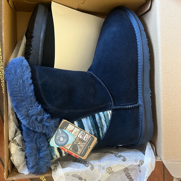 Lamo Willow Fur Boots - Picture 1 of 7